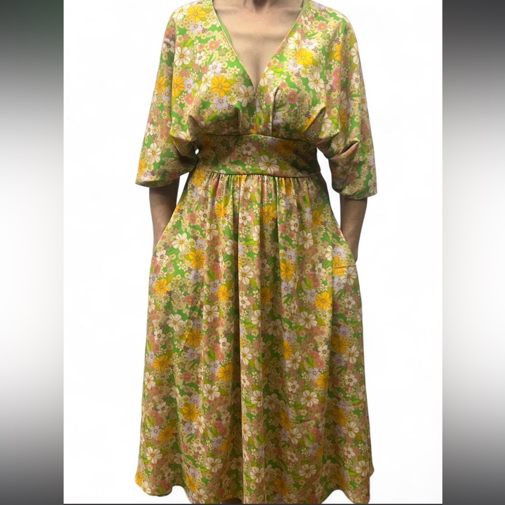 Alexia Admor Green Floral V-Neck Midi Dress with Yellow & Pink Blooms